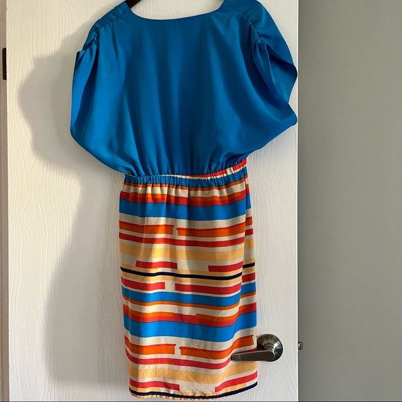 Vibrant blue and blocked colour dress with waist tie and v-neck. - Picture 2 of 4